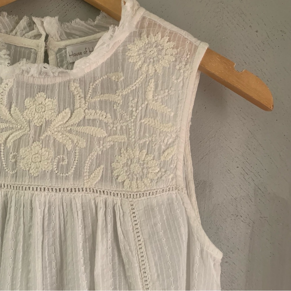 House of Harlow Embroidered Romantic White Sleeveless Top - Picture 2 of 5